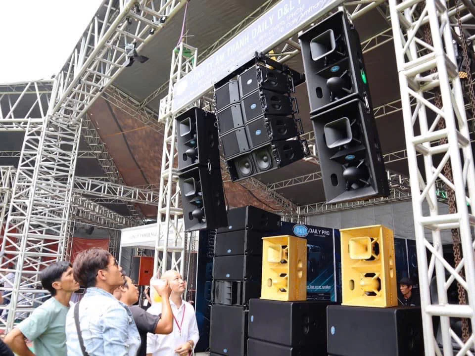 PLACE SHOW 2019